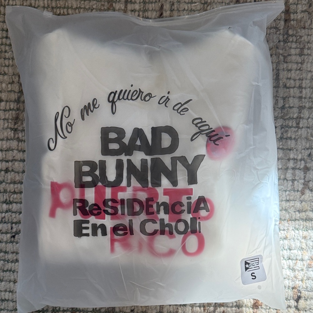 Bad Bunny Residencia hoodie S - NWT